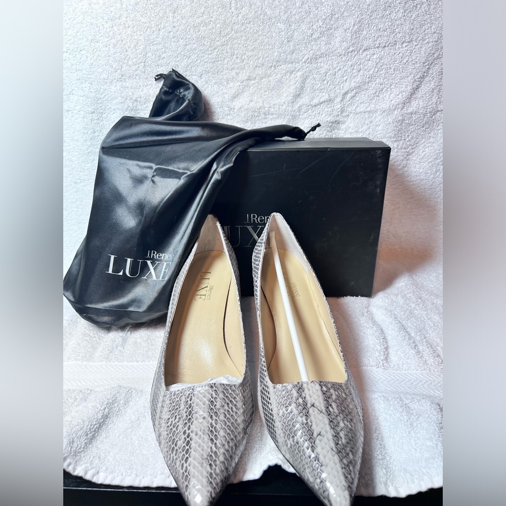 NWT & Box. Luxe J Renee Snake Skin, Size 10 , Kitten heel. Dust bag included-